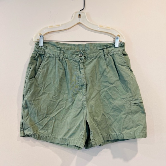🔥Woolrich Women's Green Shorts🔥 - Picture 1 of 5